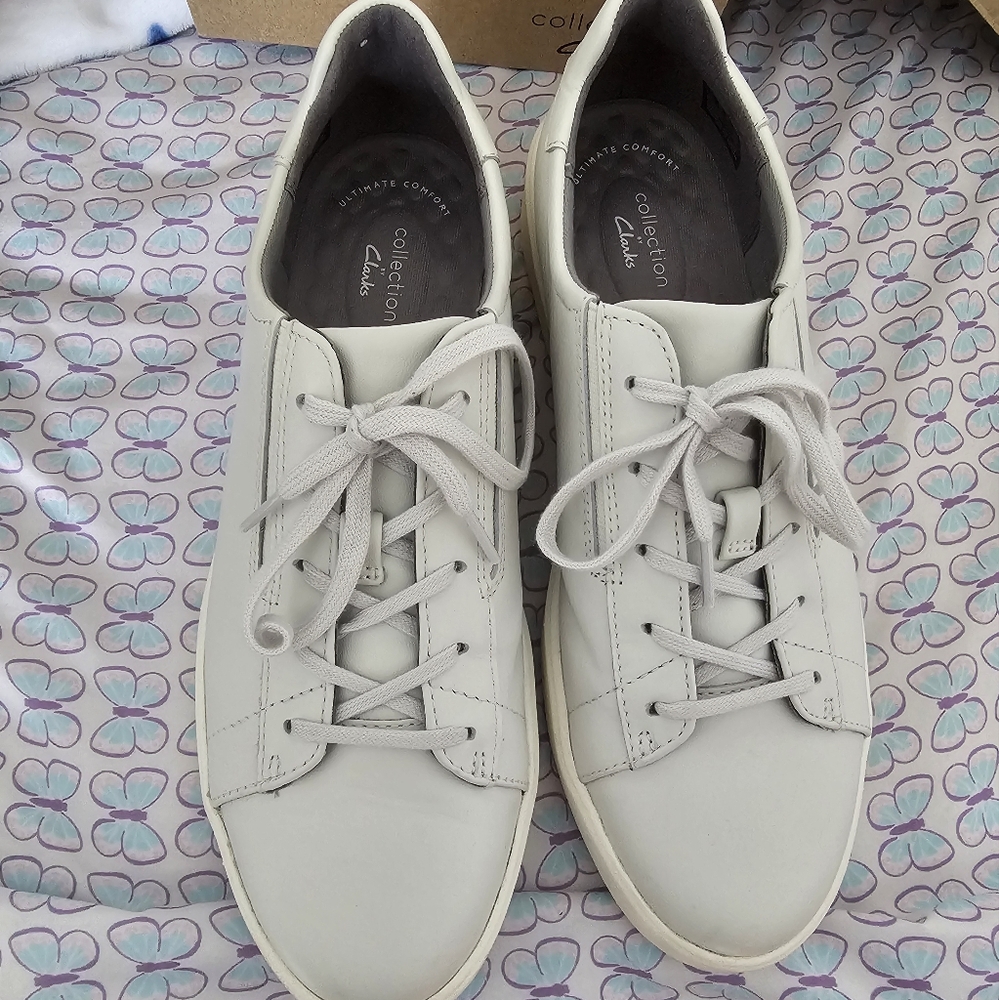 Womens shoes size 10